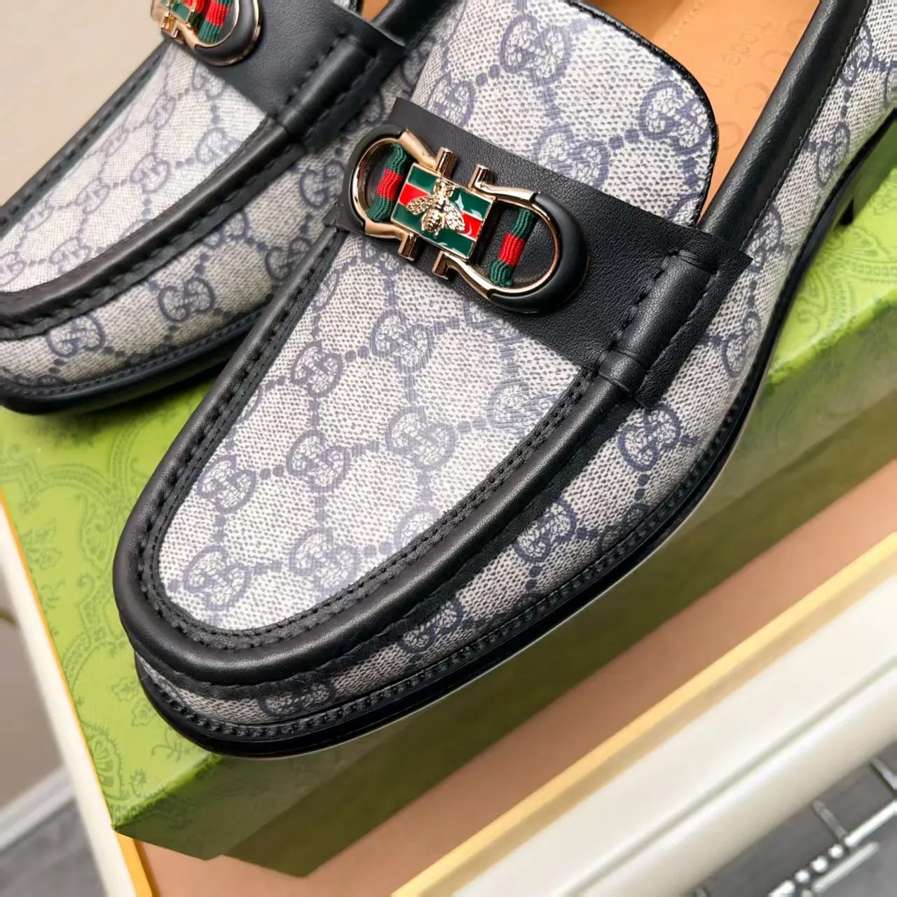 Men's men's shoes 💰460 🆘【GUCCI】Gucci ·🐂里· Hot-selling pea shoes top brand luxury, top quality, the latest fashion pea shoes.. The upper is made of original first-layer cowhide. (Full first-layer water-dyed 🐂 leather·inner). The original stylish and stylish soft rubber wear-resistant and non-slip outsole is light and comfortable on the foot, available in 3 colors! Matching code: 38-44 (customized at 45.46.47)